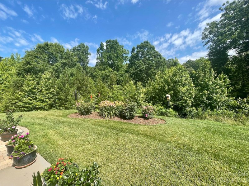 Property image 3 at 143 Johnson Manor Street, Mooresville, NC 28115