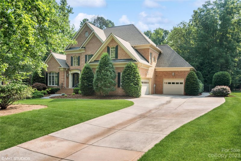 Property image 2 at 5009 Red Willow Lane, Matthews, NC 28104