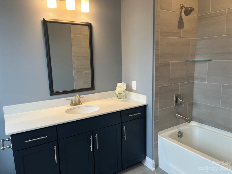 Property image 3 at 220 Emerson Avenue, Charlotte, NC 28204