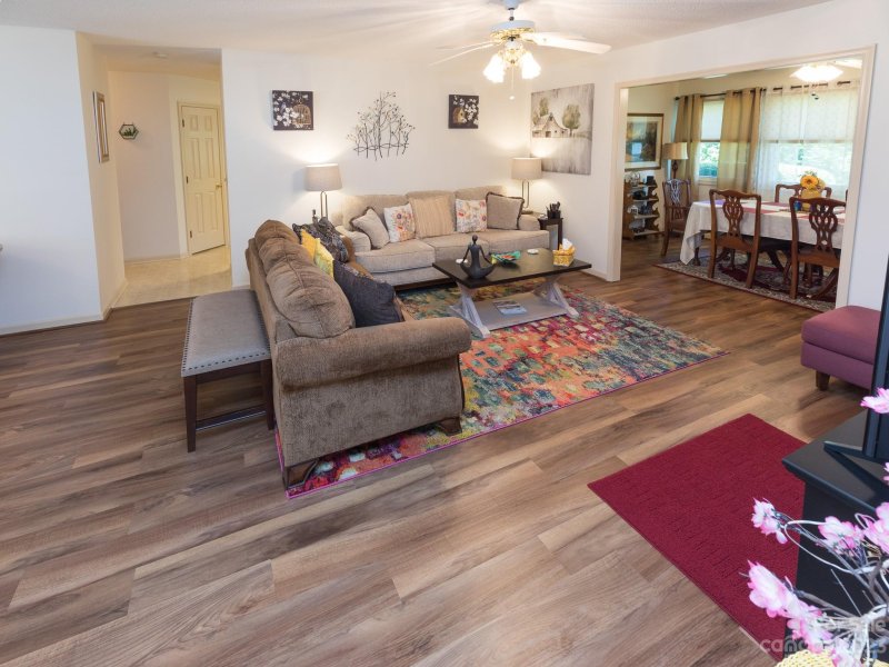 Property image 2 at 232 Dartcrest Drive, Hendersonville, NC 28792