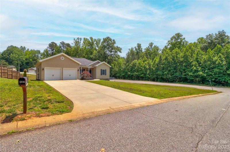 Property image 3 at 127 Park Vista Drive, Troutman, NC 28166