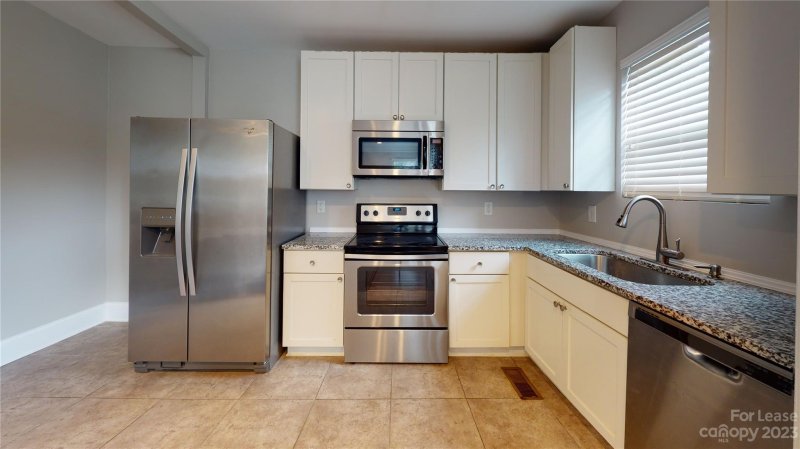 Property image 2 at 2508 Columbus Circle, Charlotte, NC 28208