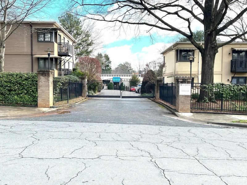 Property image 3 at 2441 Vail Avenue, Charlotte, NC 28207