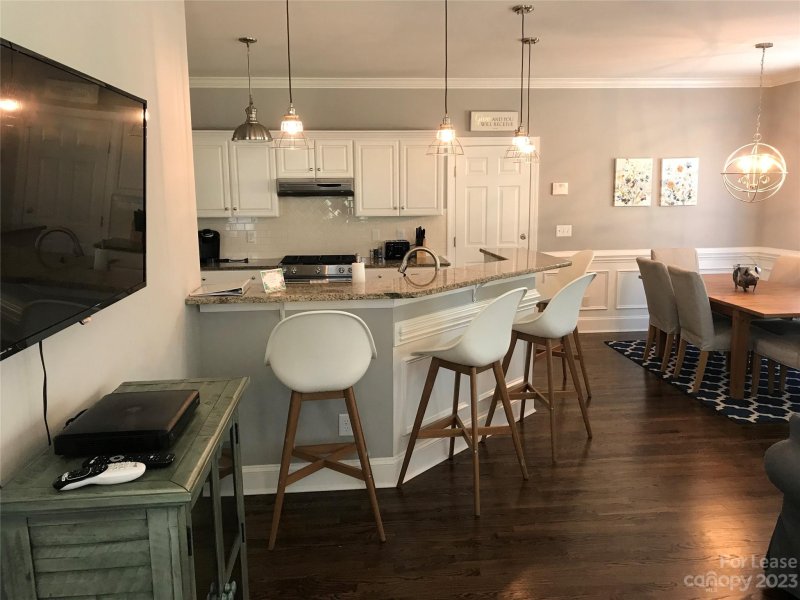 10400 Orchid Hill Lane