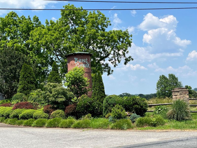 Property image 2 at 46 Bent Tree Drive, Nebo, NC 28761