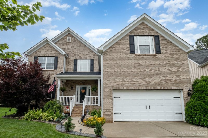 Property image 2 at 121 Planters Drive, Statesville, NC 28677