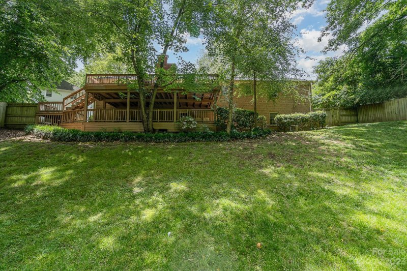 Property image 4 at 100 Chadmore Drive, Charlotte, NC 28270