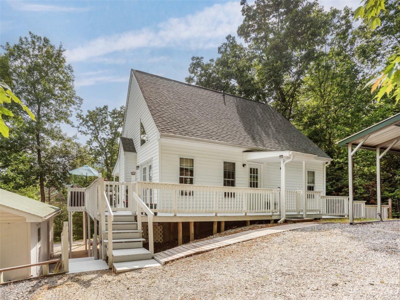 Property image 2 at 186 Hawks Point Drive, Zirconia, NC 28790