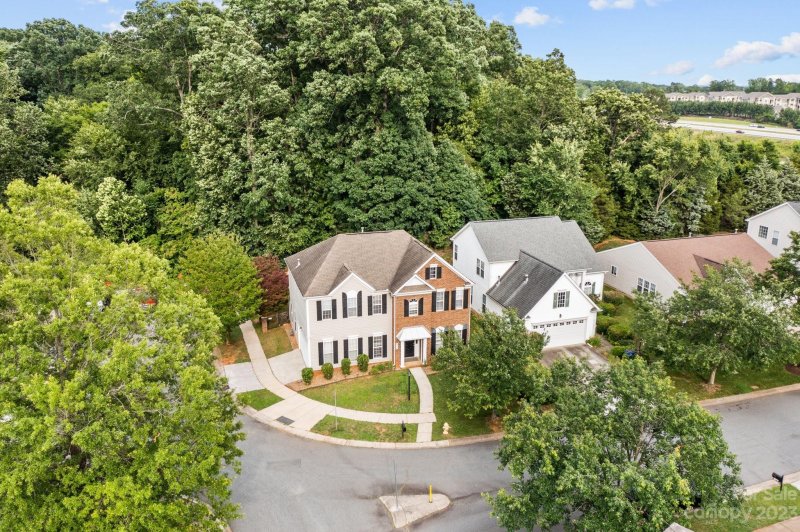 Property image 2 at 5740 Waverly Lynn Lane, Charlotte, NC 28269