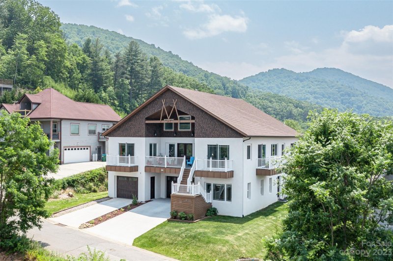 136 Climbing Aster Way