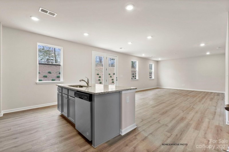 Property image 3 at 3439 Bluff Hill Lane, Charlotte, NC 28215