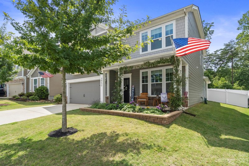 Property image 3 at 3952 Lake Breeze Drive, Sherrills Ford, NC 28673