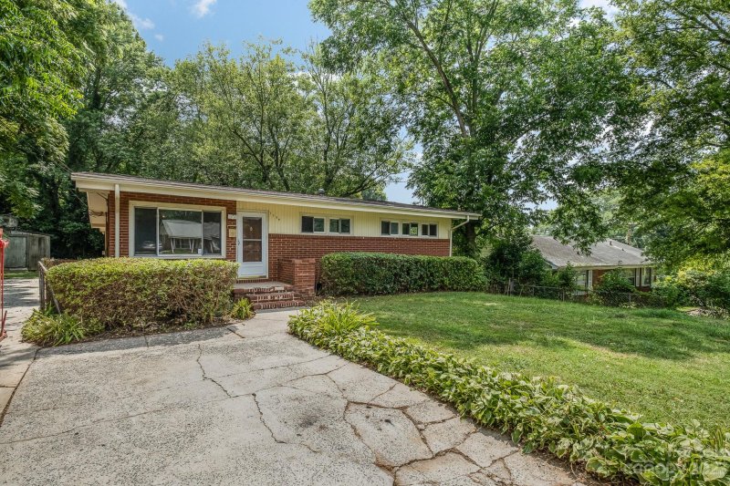 Property image 2 at 1139 Clanton Road, Charlotte, NC 28217