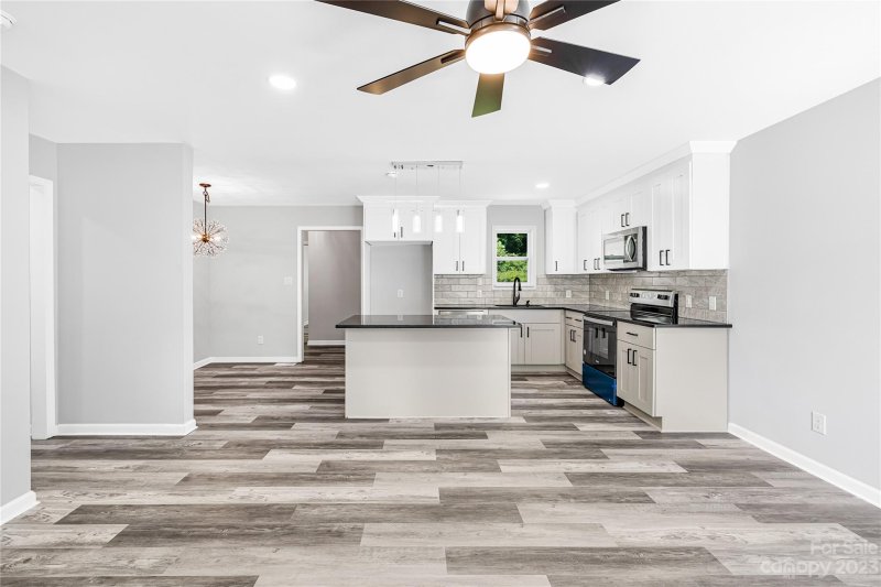 Property image 4 at 729 Pennsylvania Avenue, Charlotte, NC 28216