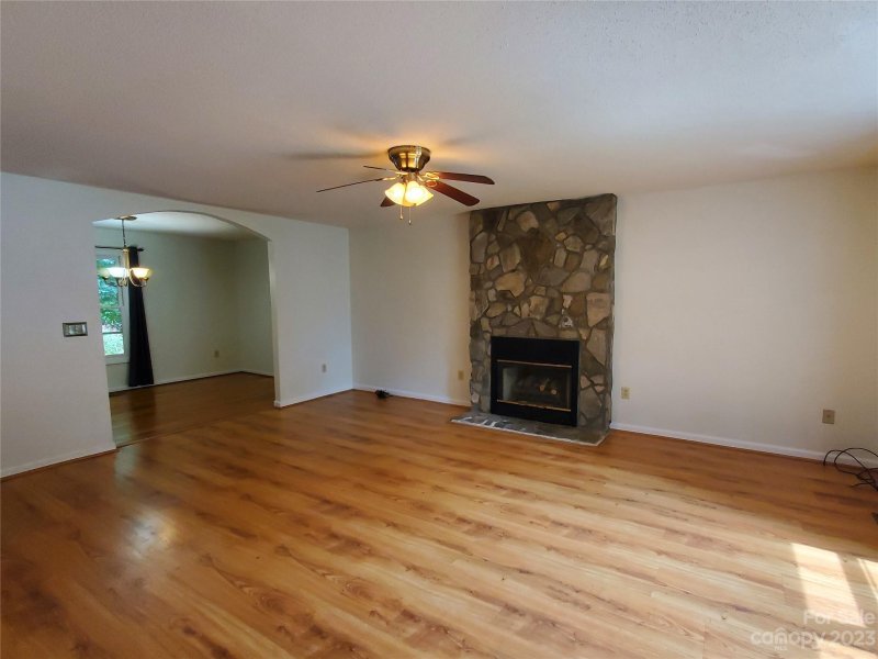 Property image 4 at 1100 Hidden Creek Court, Hickory, NC 28602