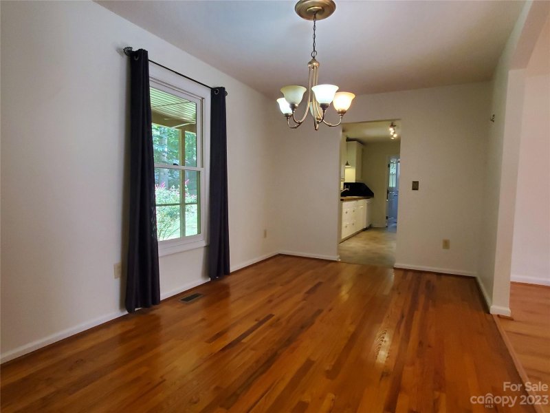 Property image 5 at 1100 Hidden Creek Court, Hickory, NC 28602