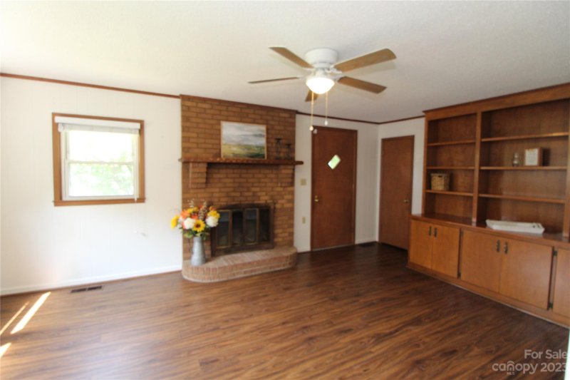 Property image 3 at 517 Edgewood Drive, Lenoir, NC 28645