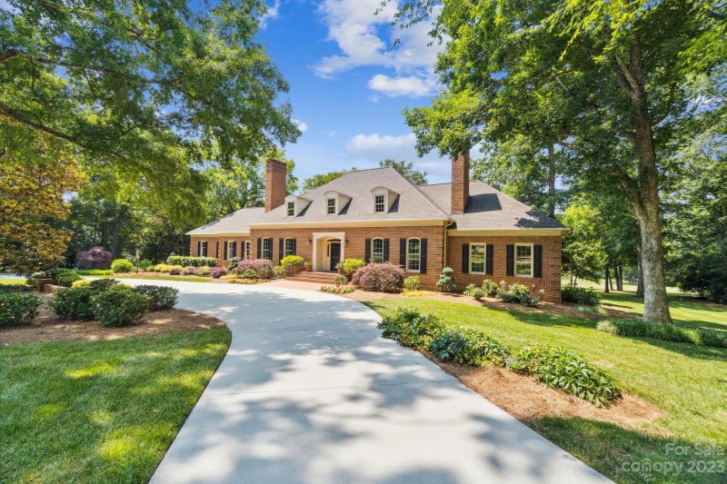 Property image 2 at 332 Deauville Road, Statesville, NC 28625