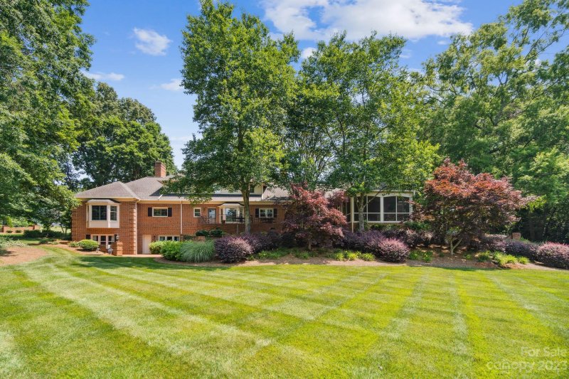 Property image 4 at 332 Deauville Road, Statesville, NC 28625