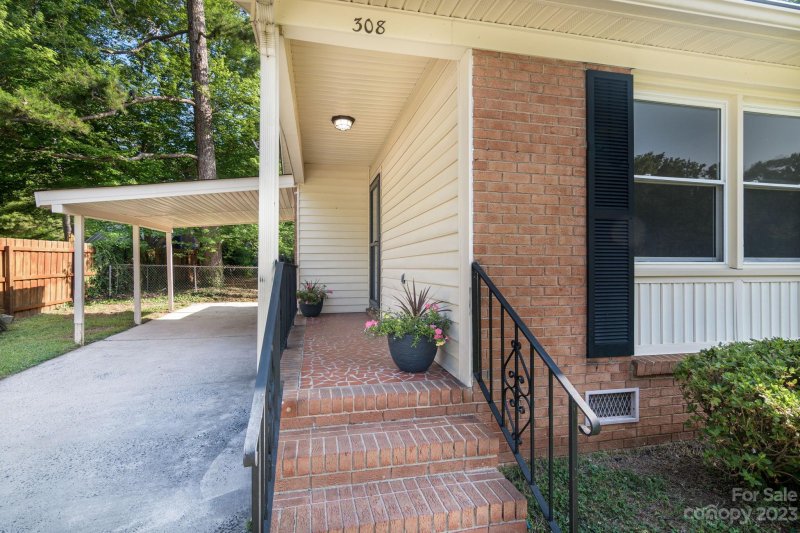Property image 5 at 308 Edgeland Drive, Matthews, NC 28105