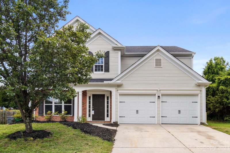 Property image 2 at 2836 Old Ironside Drive, Charlotte, NC 28213