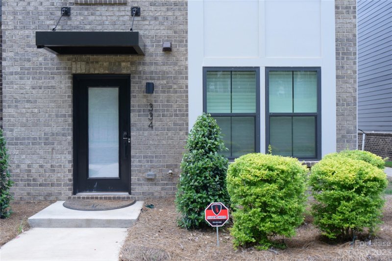 Property image 2 at 334 Chattooga Way, Charlotte, NC 28211
