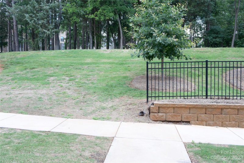 Property image 3 at 334 Chattooga Way, Charlotte, NC 28211