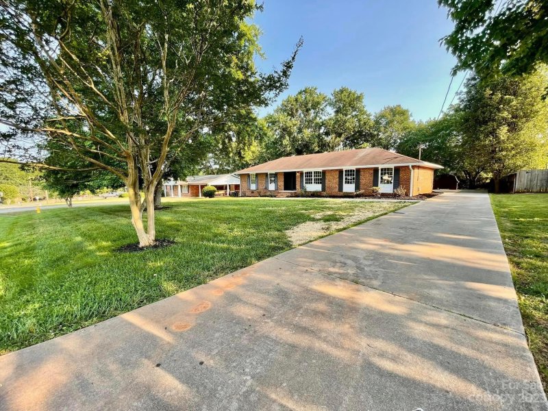 Property image 2 at 2106 Joe Road, Statesville, NC 28625