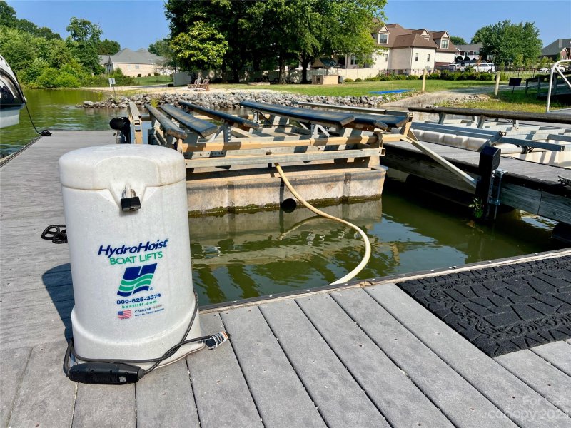 Property image 3 at 130 S Gibbs Road, Mooresville, NC 28117