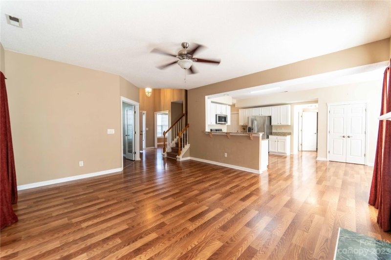 Property image 5 at 5833 Falls Ridge Lane, Charlotte, NC 28269