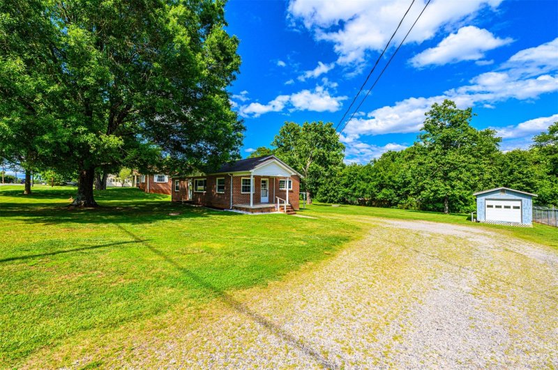 Property image 4 at 3526 16th Street, Hickory, NC 28601