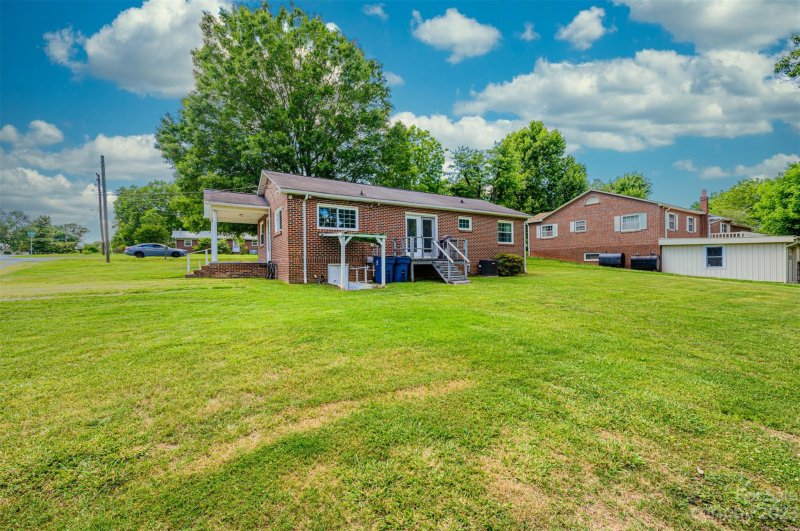 Property image 5 at 3526 16th Street, Hickory, NC 28601