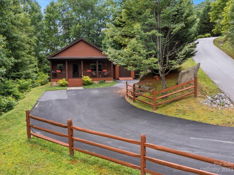 Property image 2 at 53 Goodview Drive, Hendersonville, NC 28792