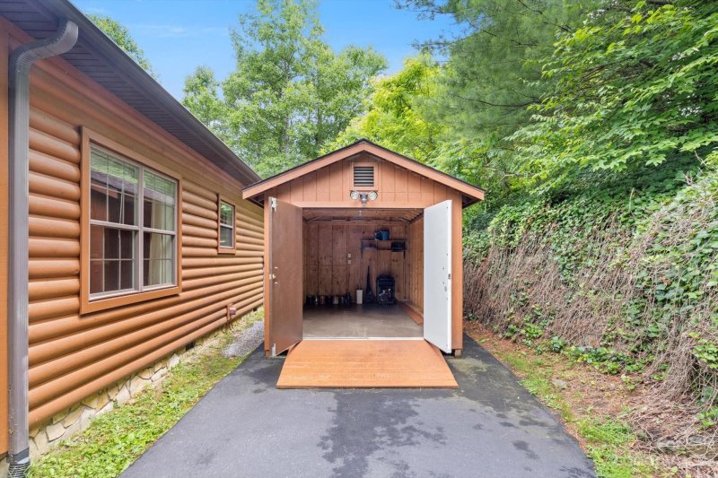 Property image 5 at 53 Goodview Drive, Hendersonville, NC 28792