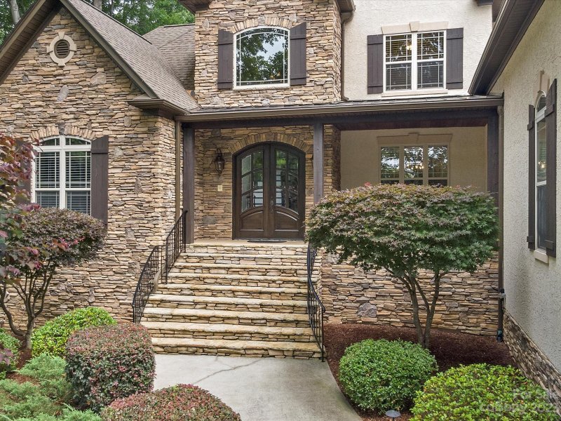 Property image 2 at 170 Bay Shore Loop, Mooresville, NC 28117