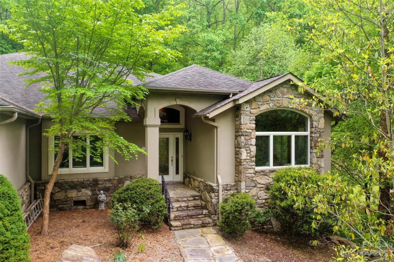 Property image 2 at 300 Sanctuary Drive, Waynesville, NC 28786