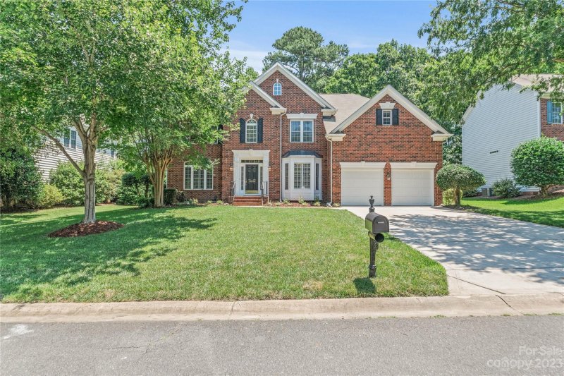 10332 Gunnison Lane