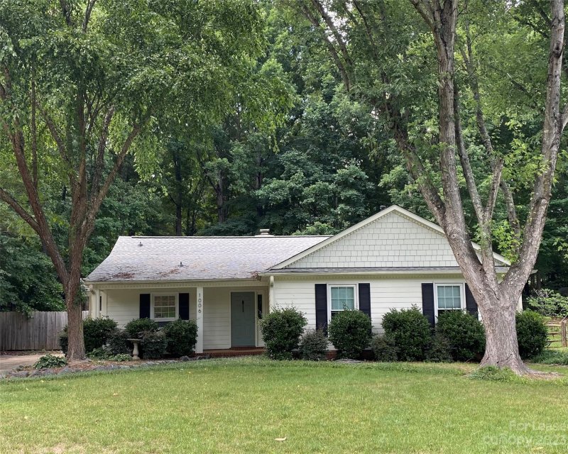 1006 Conestoga Drive