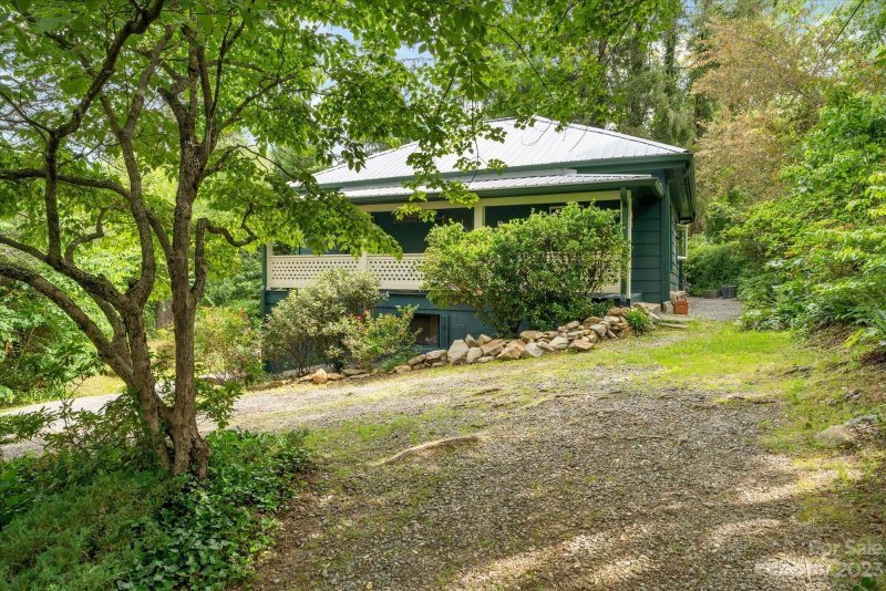 Property image 2 at 58 Beaver Drive, Asheville, NC 28804
