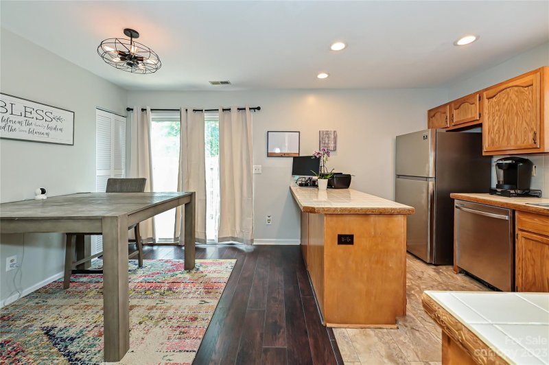 Property image 5 at 3841 Mosscroft Lane, Charlotte, NC 28215