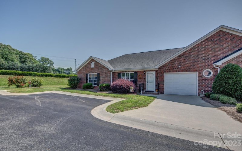 Property image 3 at 2304 Moorsman Court, Gastonia, NC 28054