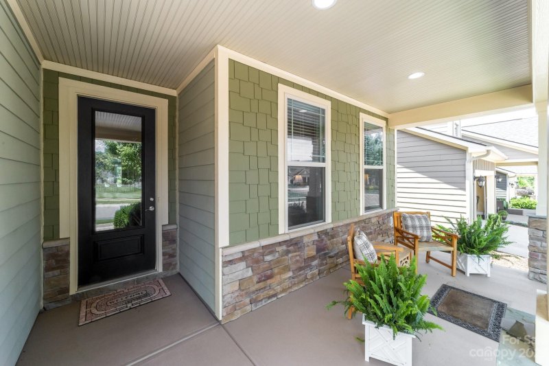 Property image 3 at 135 Johnson Manor Street, Mooresville, NC 28115