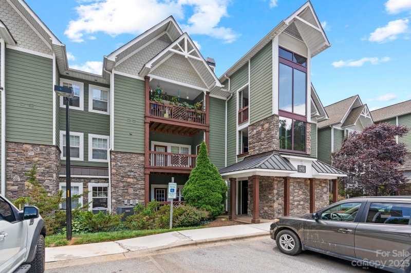 Property image 2 at 1000 Olde Eastwood Village Boulevard, Asheville, NC 28803