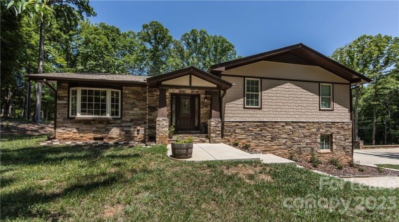 Property image 2 at 8511 Viking Drive, Waxhaw, NC 28173