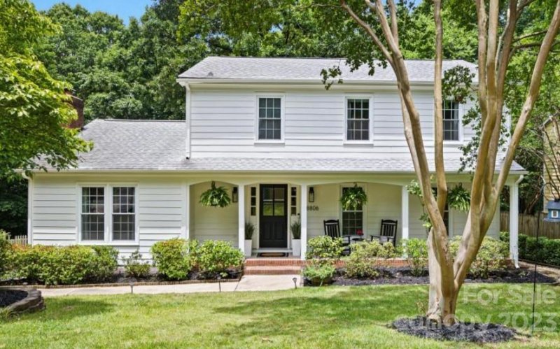 8806 Gruenewald Lane