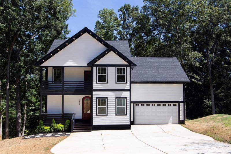 2101 Highland View Lane