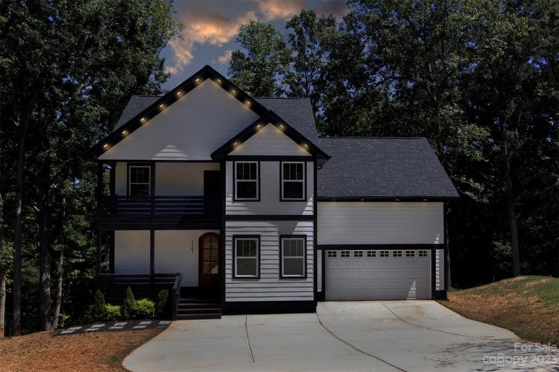 Property image 2 at 2101 Highland View Lane, Charlotte, NC 28214