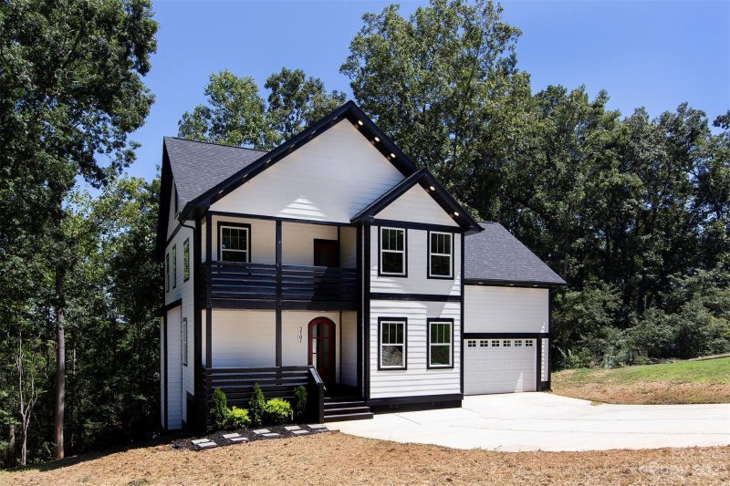 Property image 3 at 2101 Highland View Lane, Charlotte, NC 28214