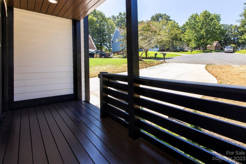 Property image 5 at 2101 Highland View Lane, Charlotte, NC 28214