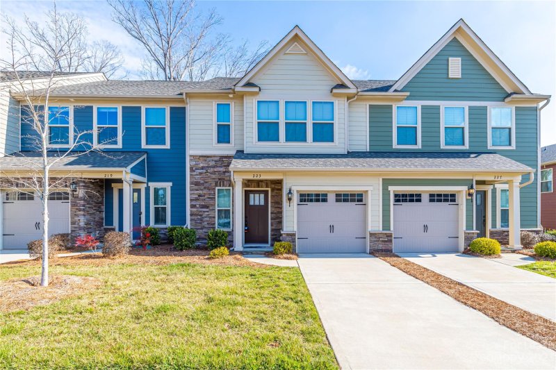 223 Scenic View Lane